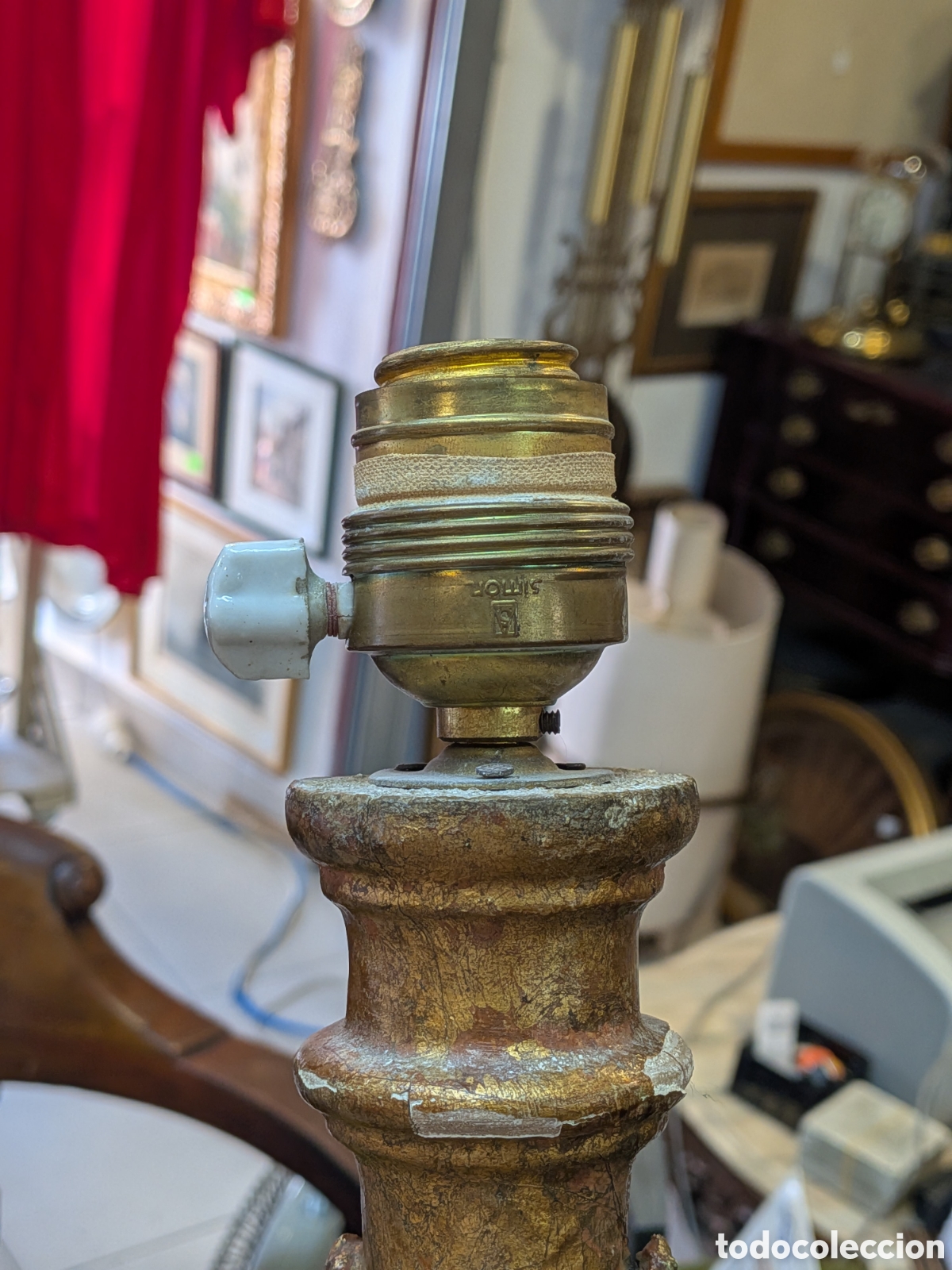 Antig&uuml;edades: Lampara de sobremesa en madera tallada dorada. REF-1904 - Foto 8