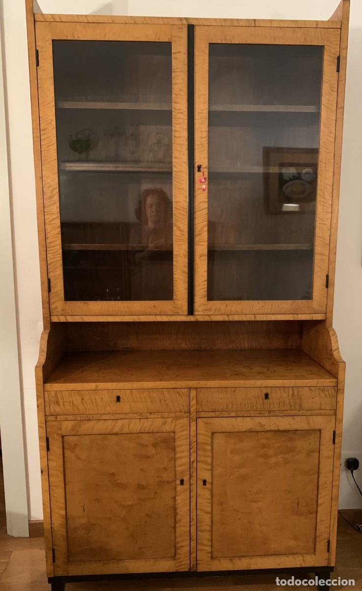 Antig&uuml;edades: Aparador-bufet con vitrina Biedermeier