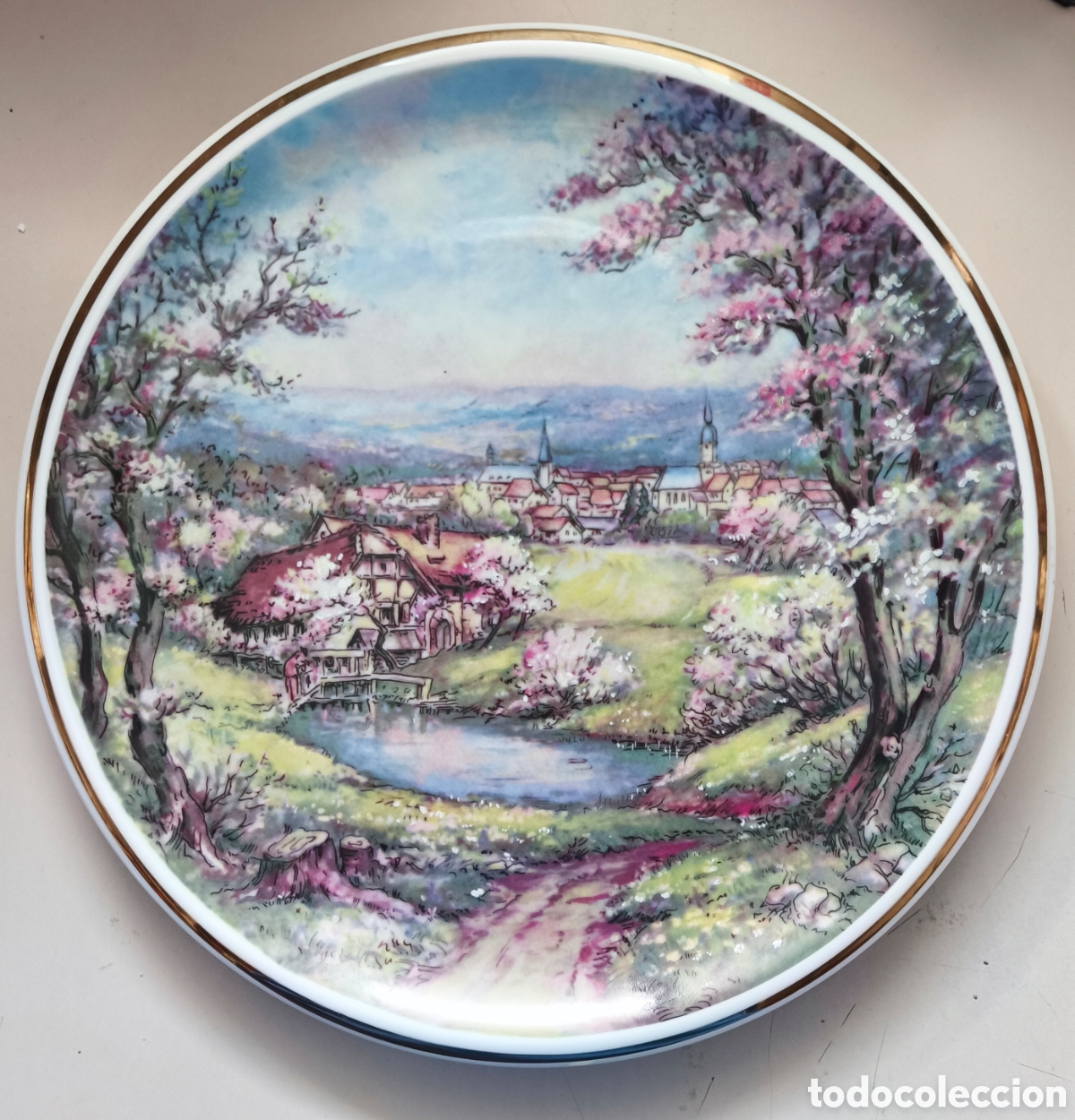 Antig&uuml;edades: Plato decorativo de porcelana de edici&oacute;n limitada