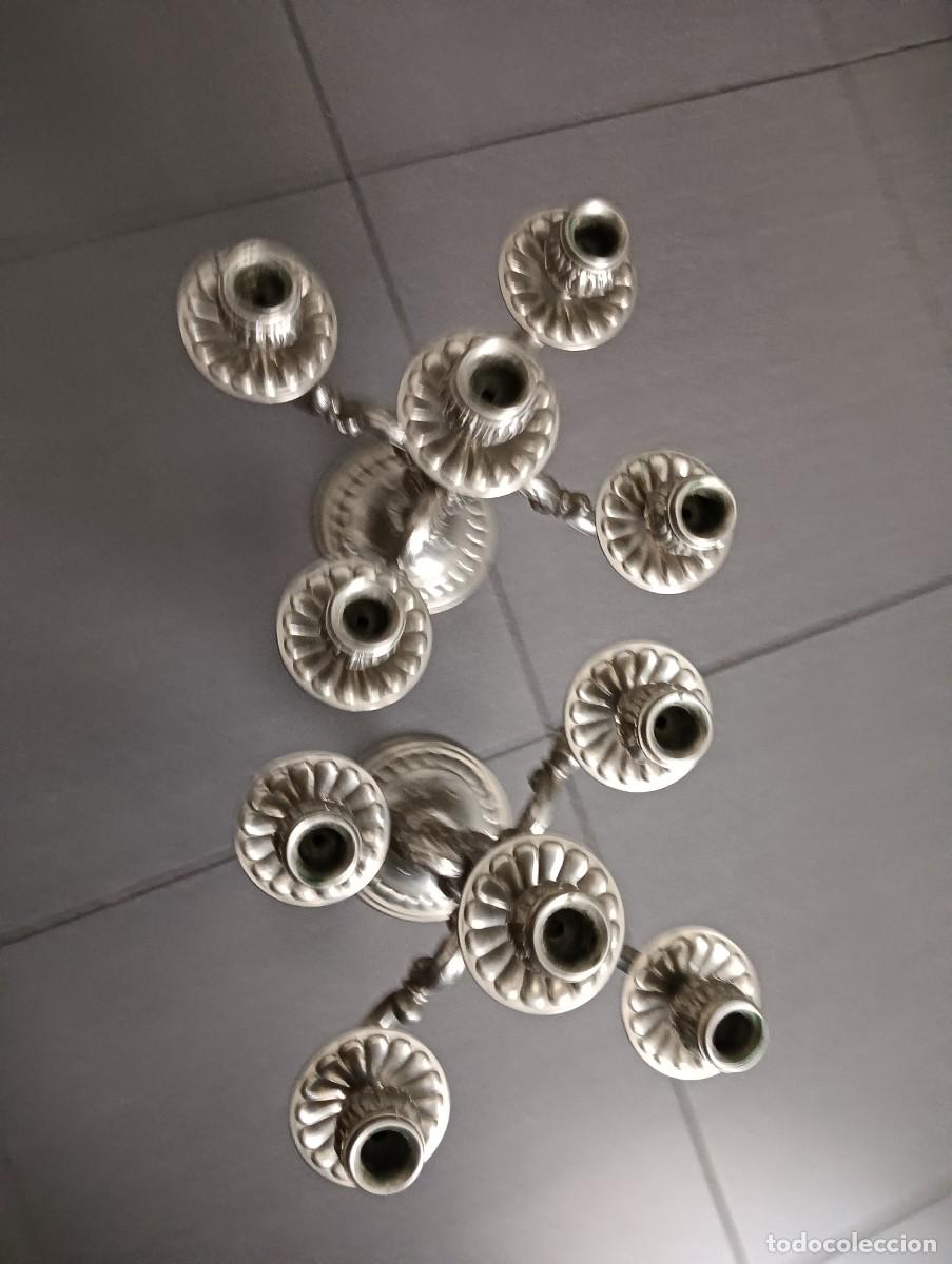 Antig&uuml;edades: dos Candelabros de 5 velas y 33 cms alto. - Foto 2