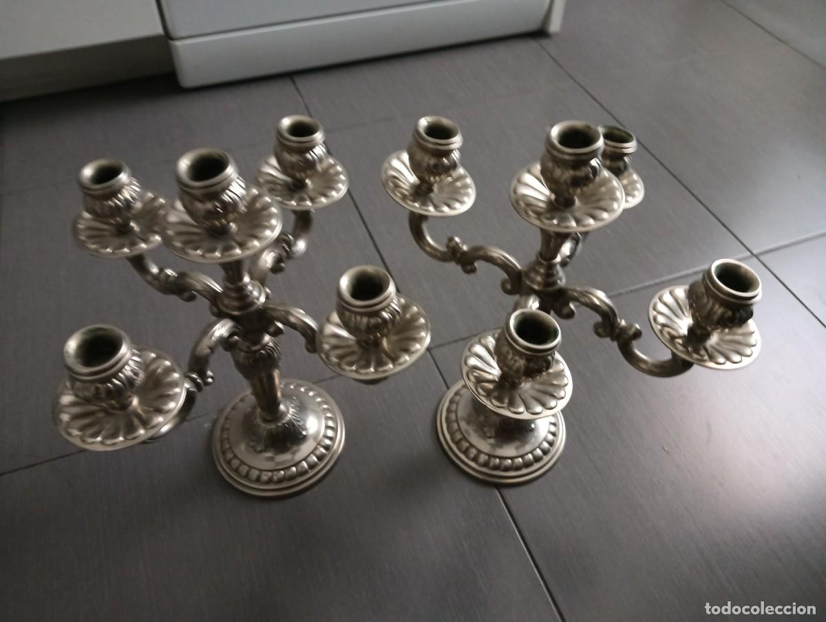 Antig&uuml;edades: dos Candelabros de 5 velas y 33 cms alto. - Foto 3