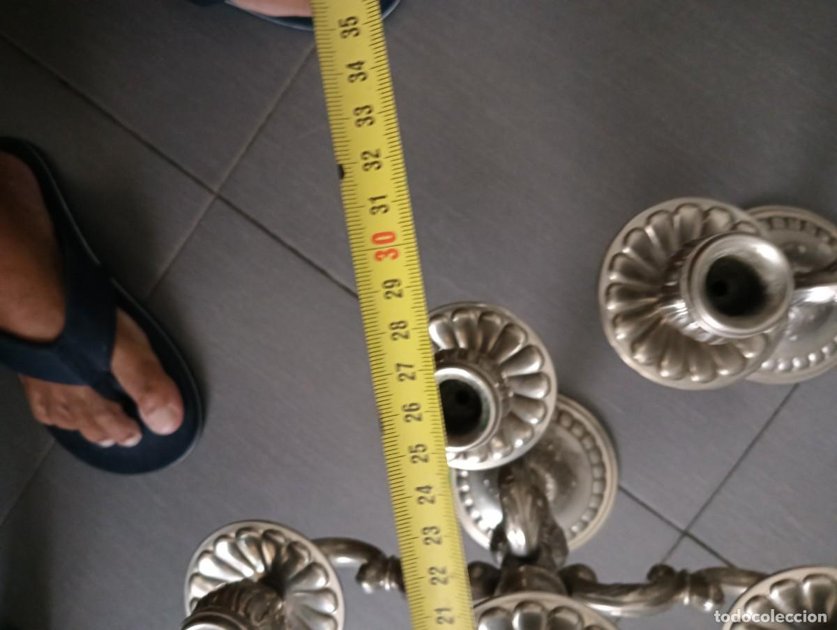 Antig&uuml;edades: dos Candelabros de 5 velas y 33 cms alto. - Foto 4