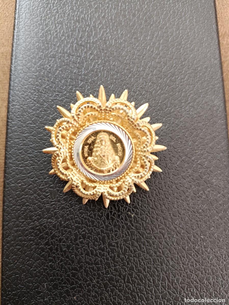Antig&uuml;edades: Broche dorado Virgen del Roc&iacute;o