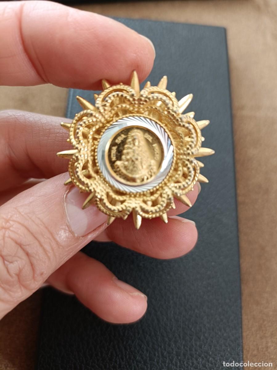 Antig&uuml;edades: Broche dorado Virgen del Roc&iacute;o - Foto 3