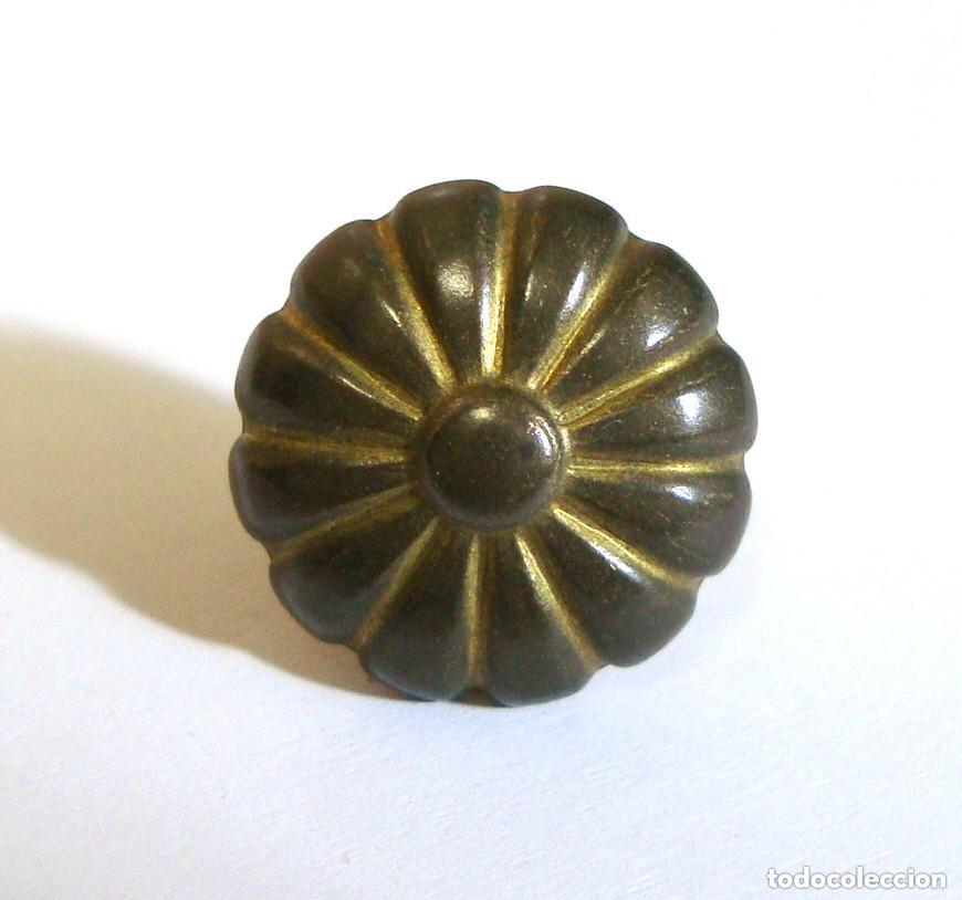 Antig&uuml;edades: Chincheta antigua para tapicer&iacute;a, restauraci&oacute;n o decoraci&oacute;n, metal Color Oro, Di&aacute;metro 1.7 cm