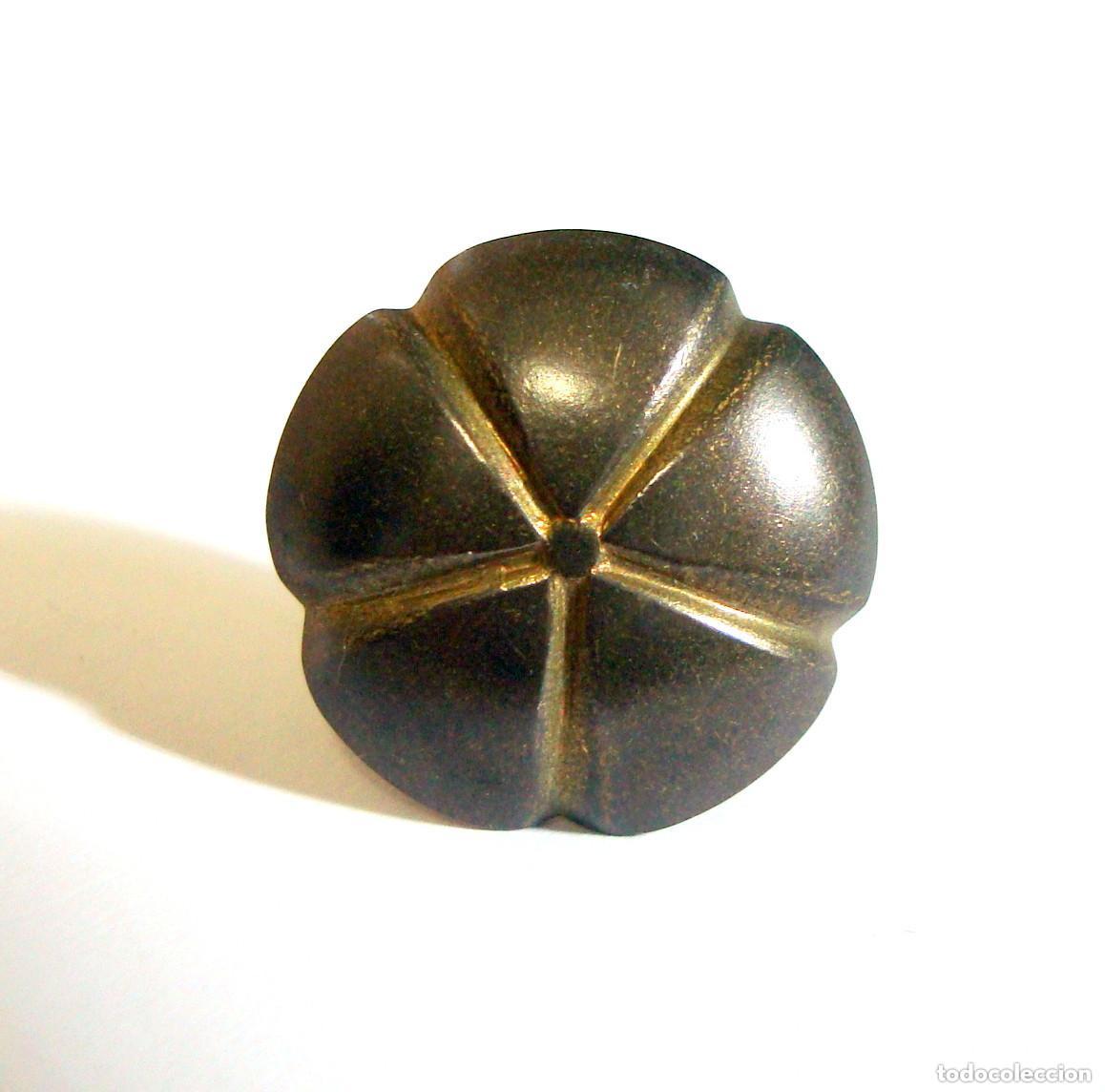Antiquit&auml;ten: Chincheta antigua para tapicer&iacute;a o decoraci&oacute;n Color Oro, Di&aacute;metro 2 cm