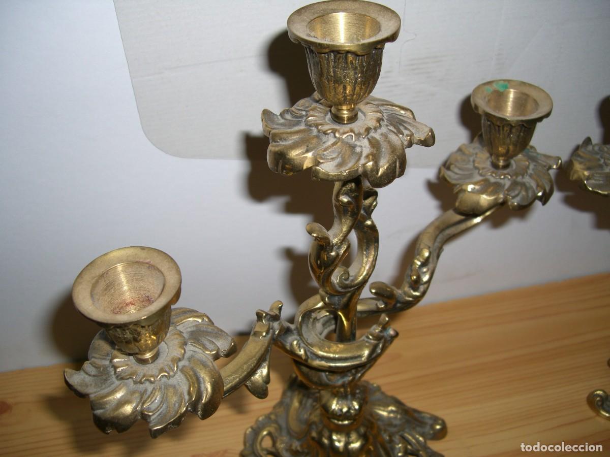 Antig&uuml;edades: PAREJA DE CANDELABROS EN BRONCE - Foto 4