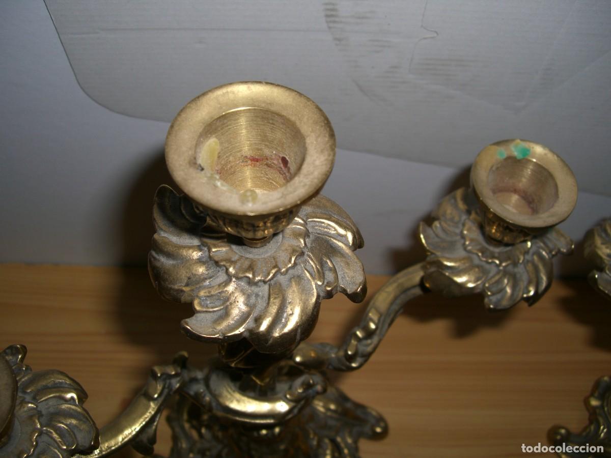 Antig&uuml;edades: PAREJA DE CANDELABROS EN BRONCE - Foto 7