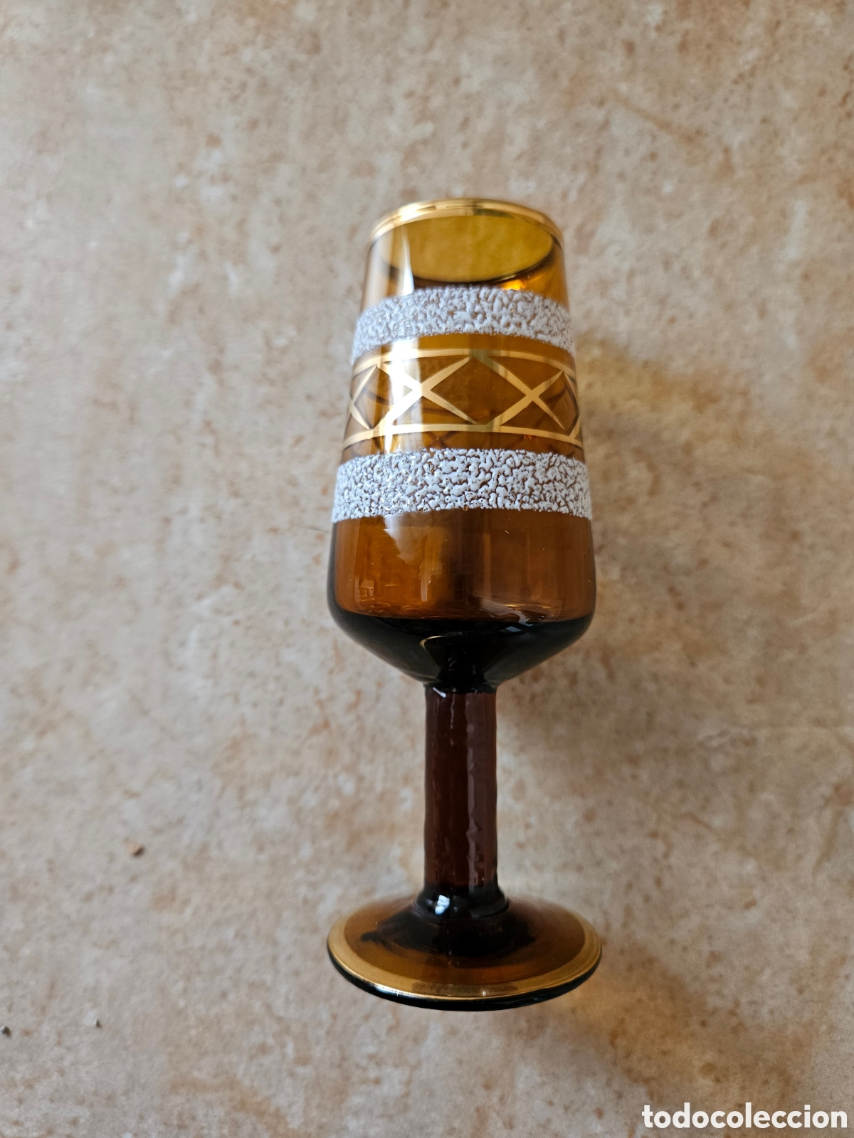 Antig&uuml;edades: Juego copas cristal &aacute;mbar - Foto 2