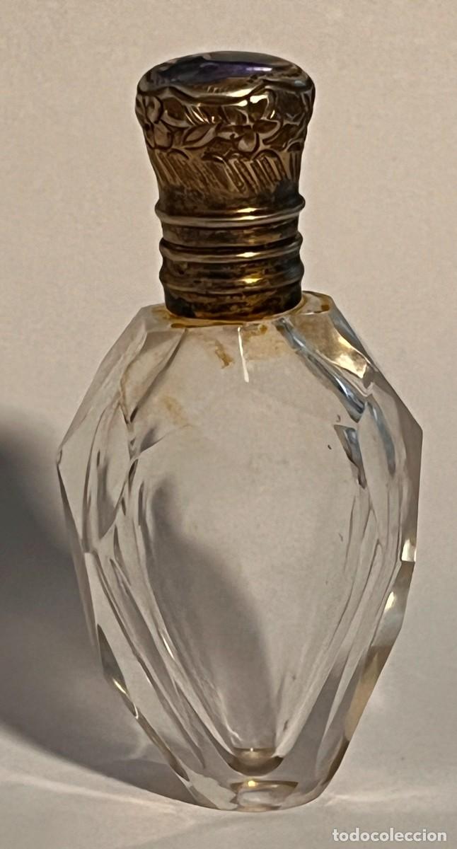 Antig&uuml;edades: ANTIGUO FRASCO DE PERFUME EN CRISTAL TALLADO Y PLATA PUNZONADA, TAP&Oacute;N ORIGINA, CA. 1900