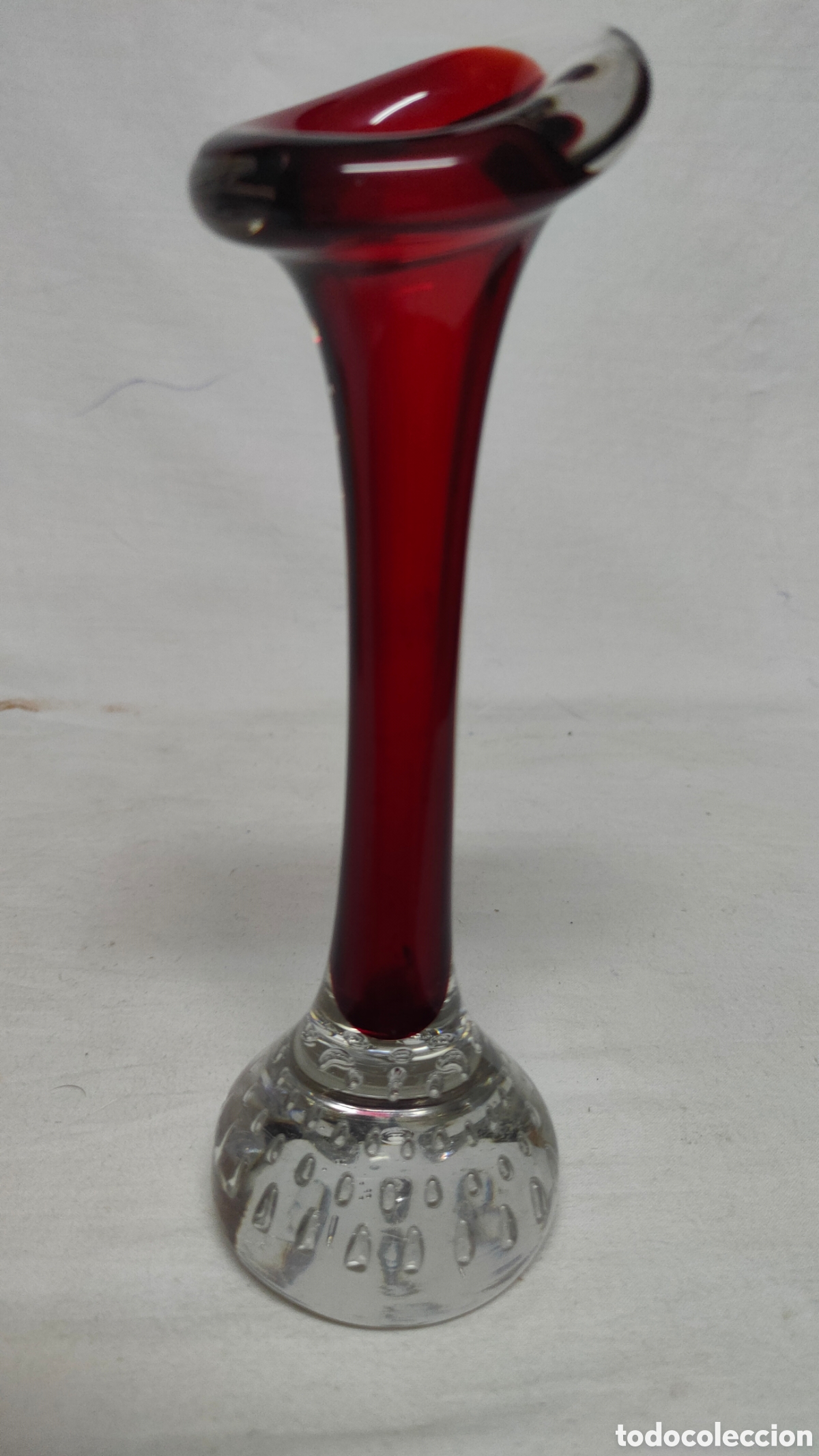 Antig&uuml;edades: VIOLETERO.JARRON DE VIDRIO ROJO RUB&Iacute;.DE ASEDA GLASBRUK.ARTE SUECO.ESTILO TROMPETA.18,5 CM.