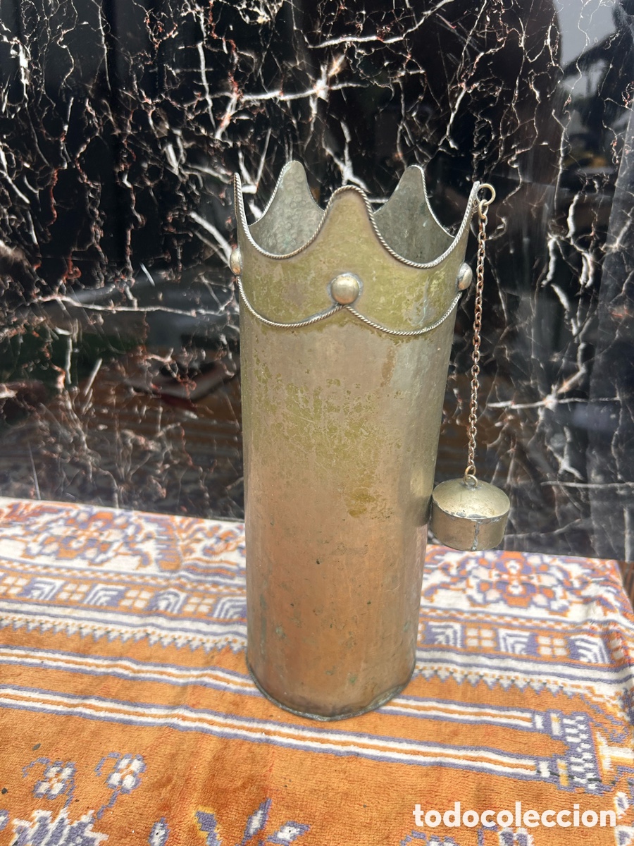 Antig&uuml;edades: jarr&oacute;n o recipiente de metal de estilo vintage