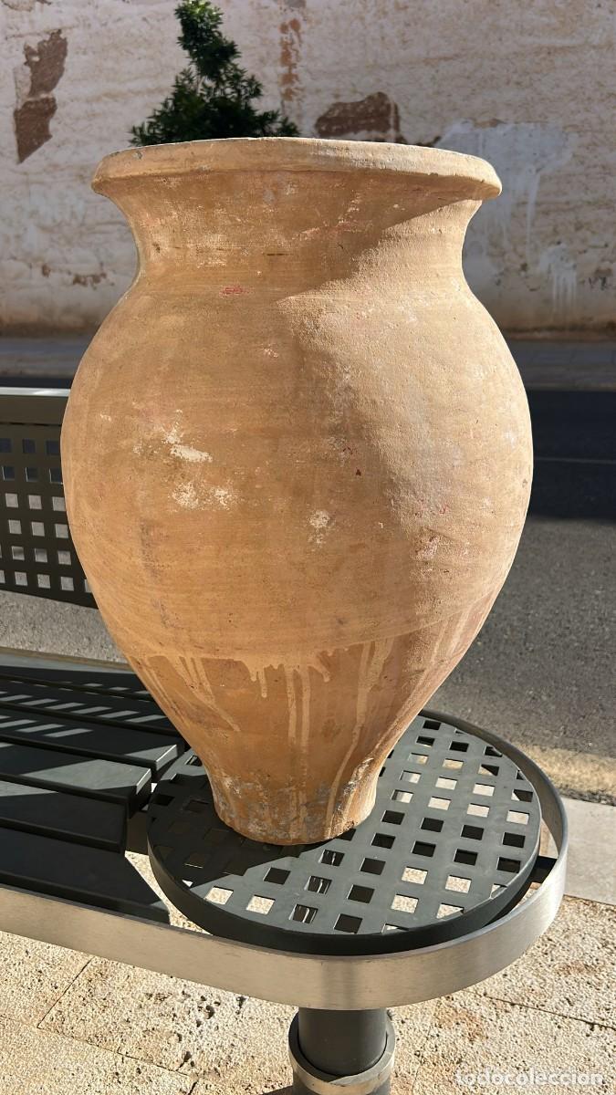 Antig&uuml;edades: TINAJA ANTIGUA TIPICA DE VILLARROBLEDO DE 63 CMS. ALTURA Y 33 CMS. DIAMETRO DE BOCA ES PESADA