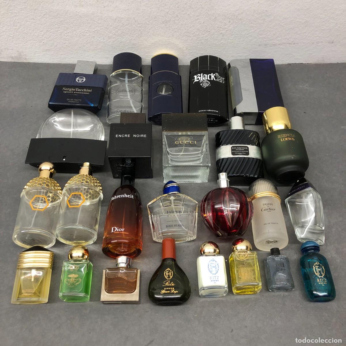 Antig&uuml;edades: COLECCION DE 24 FRASCOS DE PERFUMES - GUCCI, LALIQUE, LOEWE, GUERAIN, HOTEL RITZ, MONTBLANC / 1977