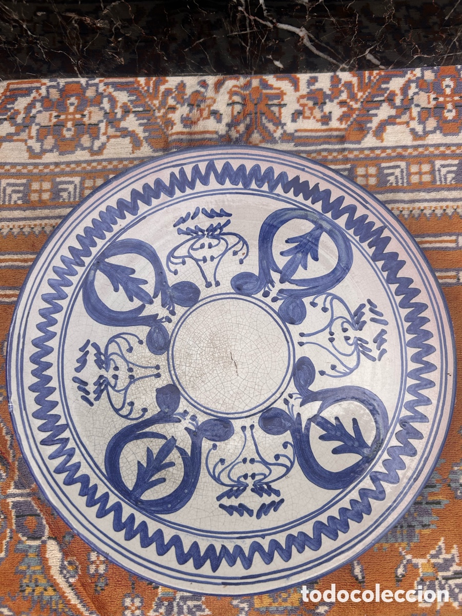 Antig&uuml;edades: plato hondo o fuente de cer&aacute;mica tradicional espa&ntilde;ola, Granada