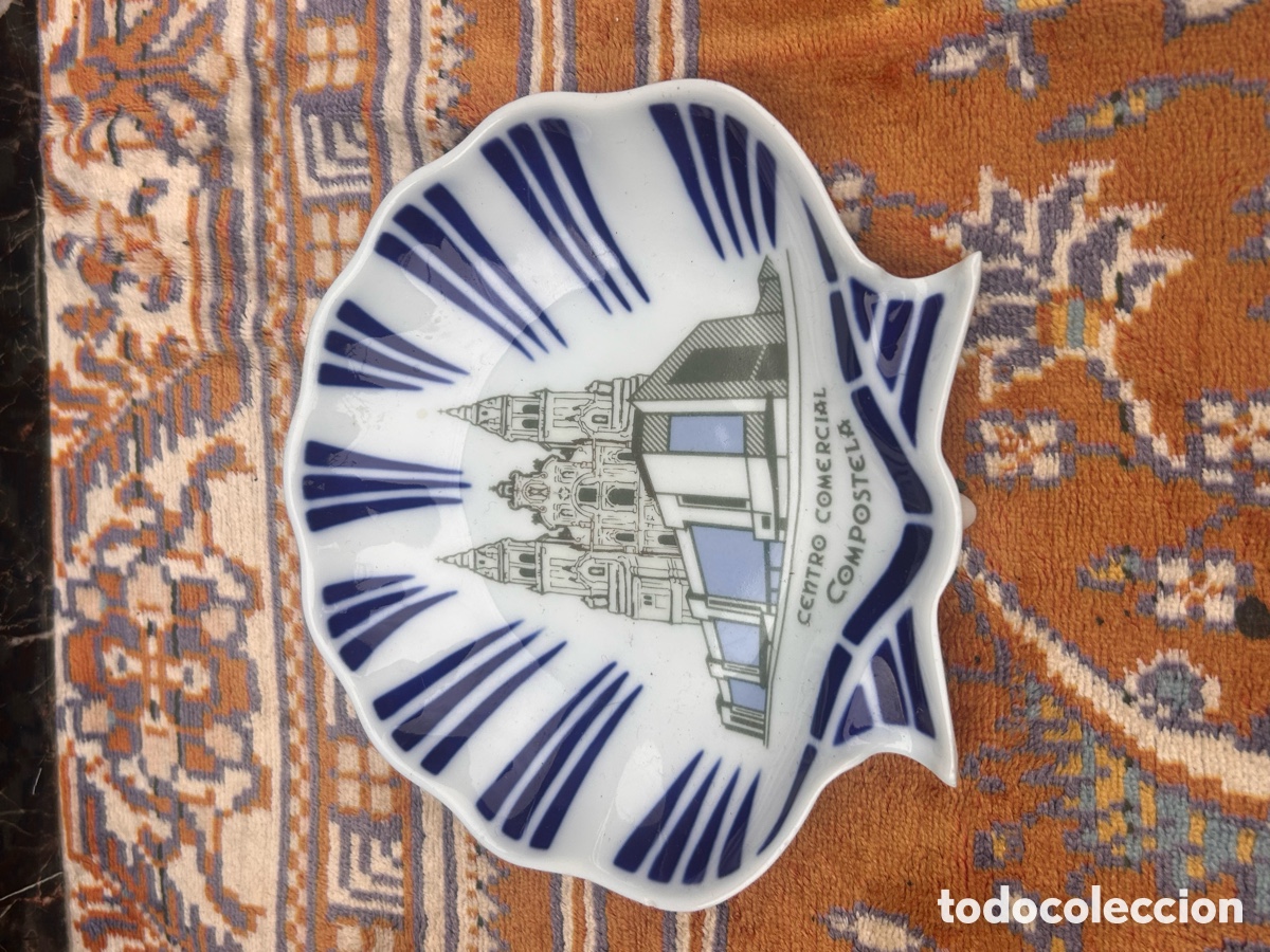 Antig&uuml;edades: plato o venera de porcelana Catedral de Santiago
