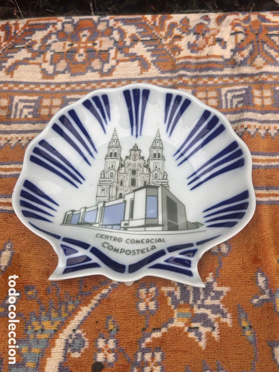 Antiquit&eacute;s: plato o venera de porcelana Catedral de Santiago
