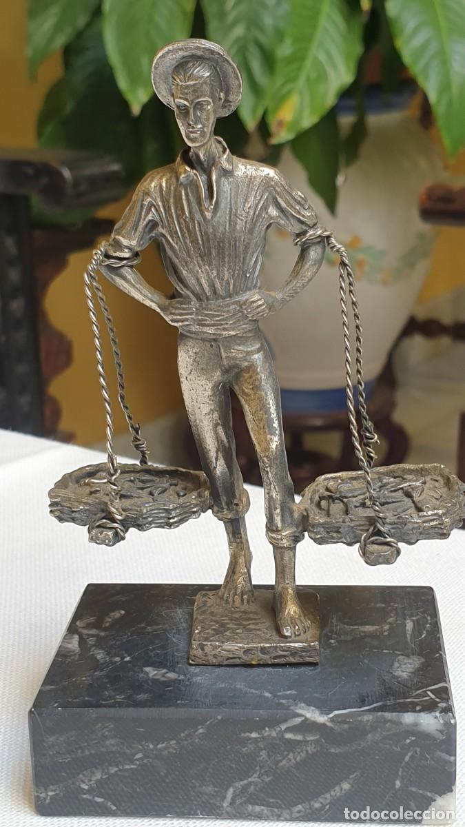 Antig&uuml;edades: Cenachero sobre base de marmol - Foto 5