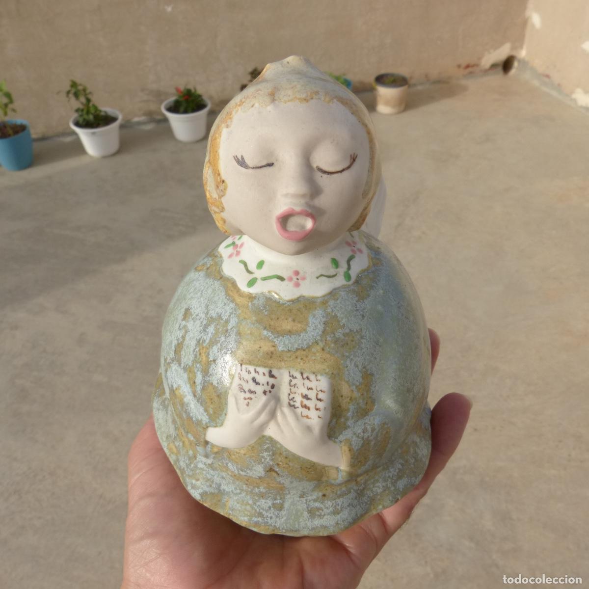 Antiquit&eacute;s: Curioso y bonito angel de porcelana cantando y sosteniendo libro, autor desconocido, 673gr, 16,5cm