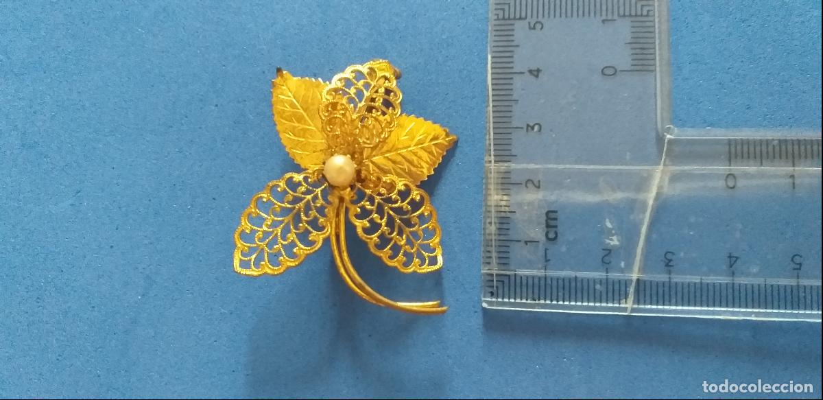 Antig&uuml;edades: Antiguo broche dorado. Forma de flor. - Foto 5