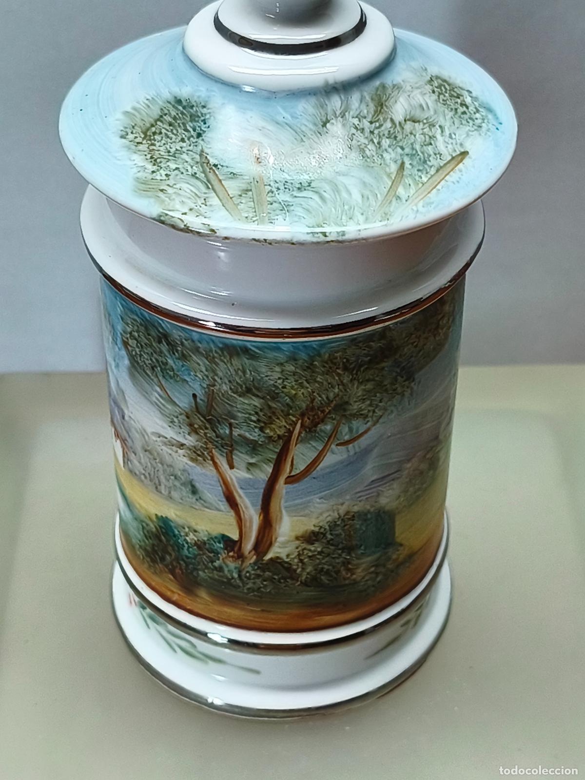 Antig&uuml;edades: Antiguo Albarelo &middot; Paisaje pintado a mano &middot; Acabados en plata &middot; Farmacia