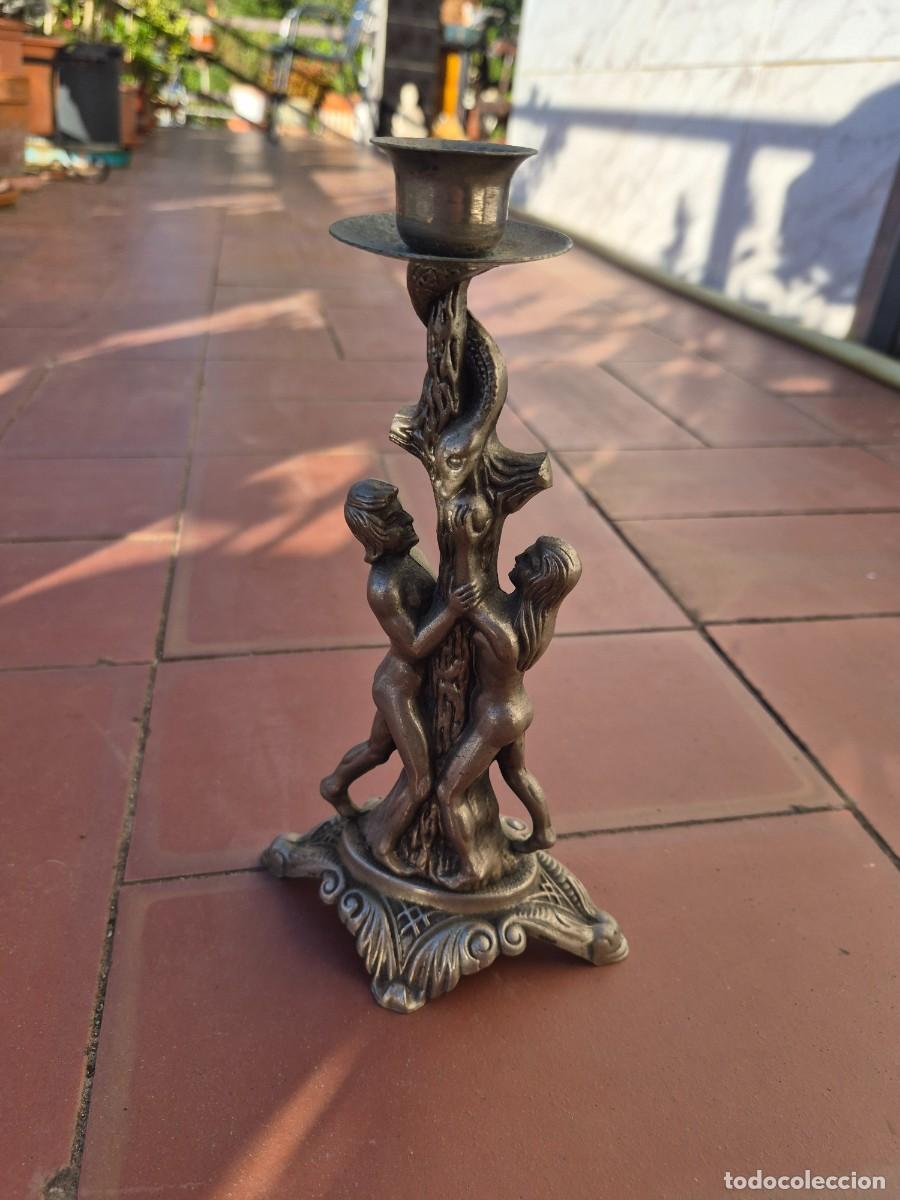 Antig&uuml;edades: Candelabro Ad&aacute;n y Eva Laton 23 cm - Foto 3