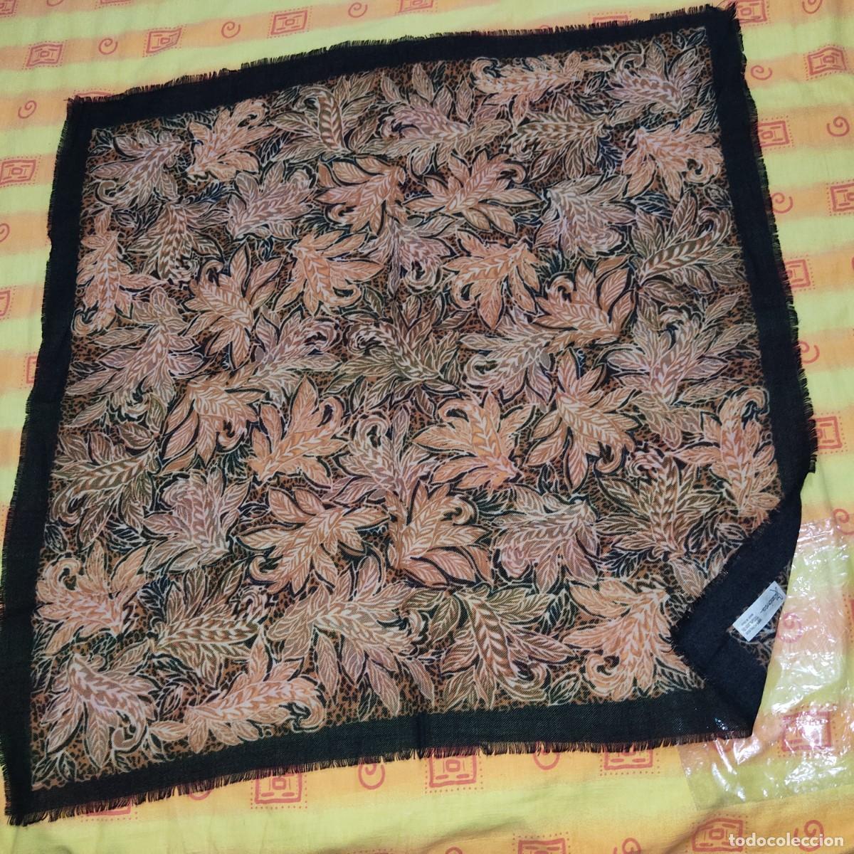 Antig&uuml;edades: Pa&ntilde;uelo merino o manton peque&ntilde;o.Vintage.