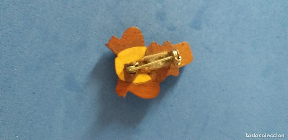 Antig&uuml;edades: Broche en forma de rana. Madera - Foto 6