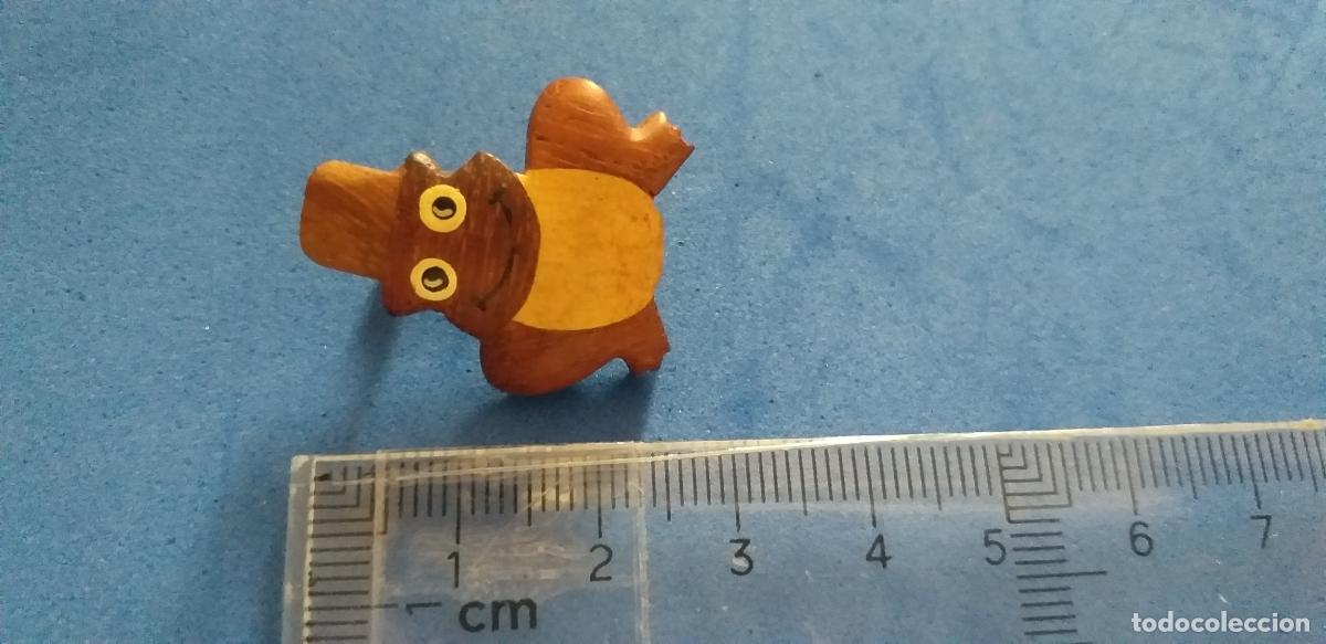 Antig&uuml;edades: Broche en forma de rana. Madera - Foto 7