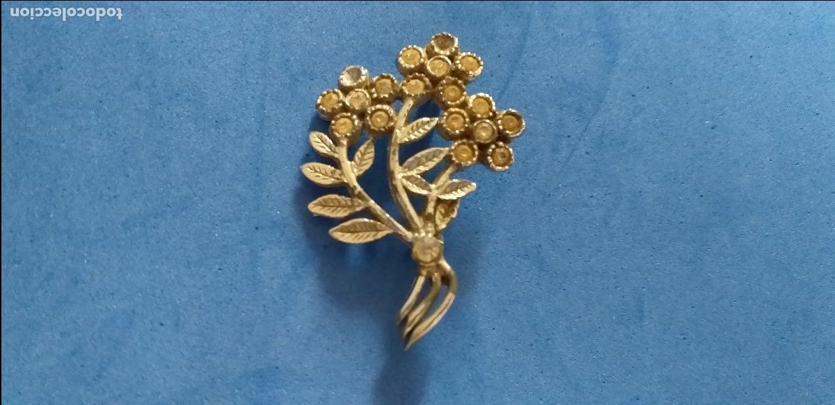 Antig&uuml;edades: Broche antiguo. Ramo de flores. Le falta el alfiler
