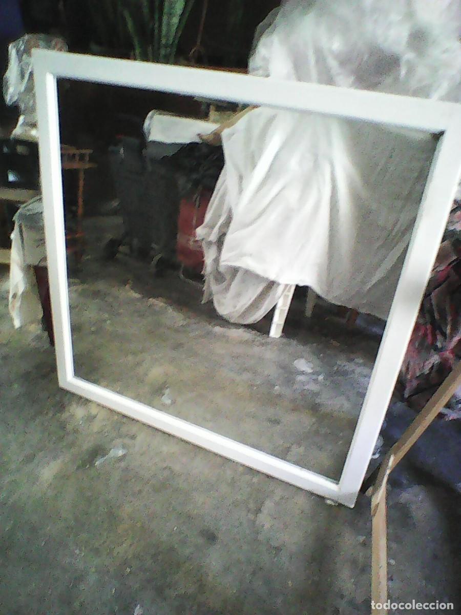 Antig&uuml;edades: espejo blanco de madera