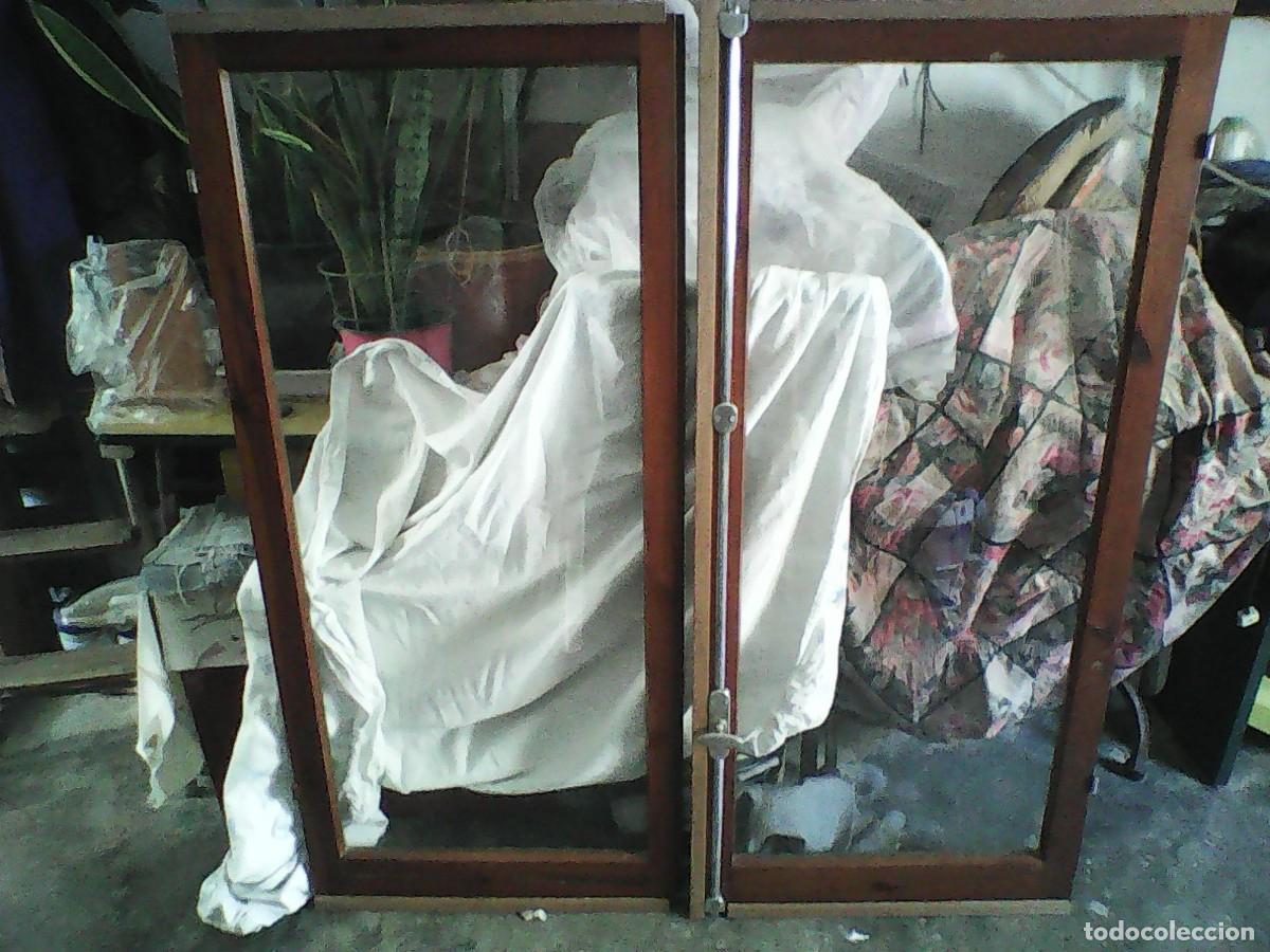 Antig&uuml;edades: hoja de ventana en pino 129x 158cm