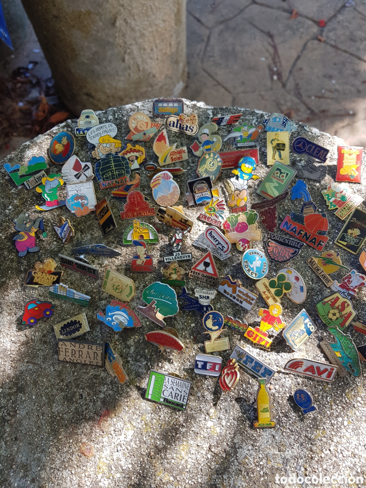 Antig&uuml;edades: LOTE DE MAS DE 100 PINES FRANCESES ANTIGUOS