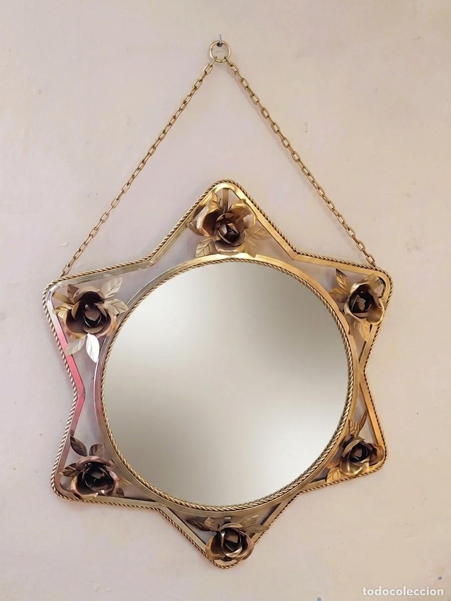 Antig&uuml;edades: Espejo Colgante Pared Metal Dorado con Rosas