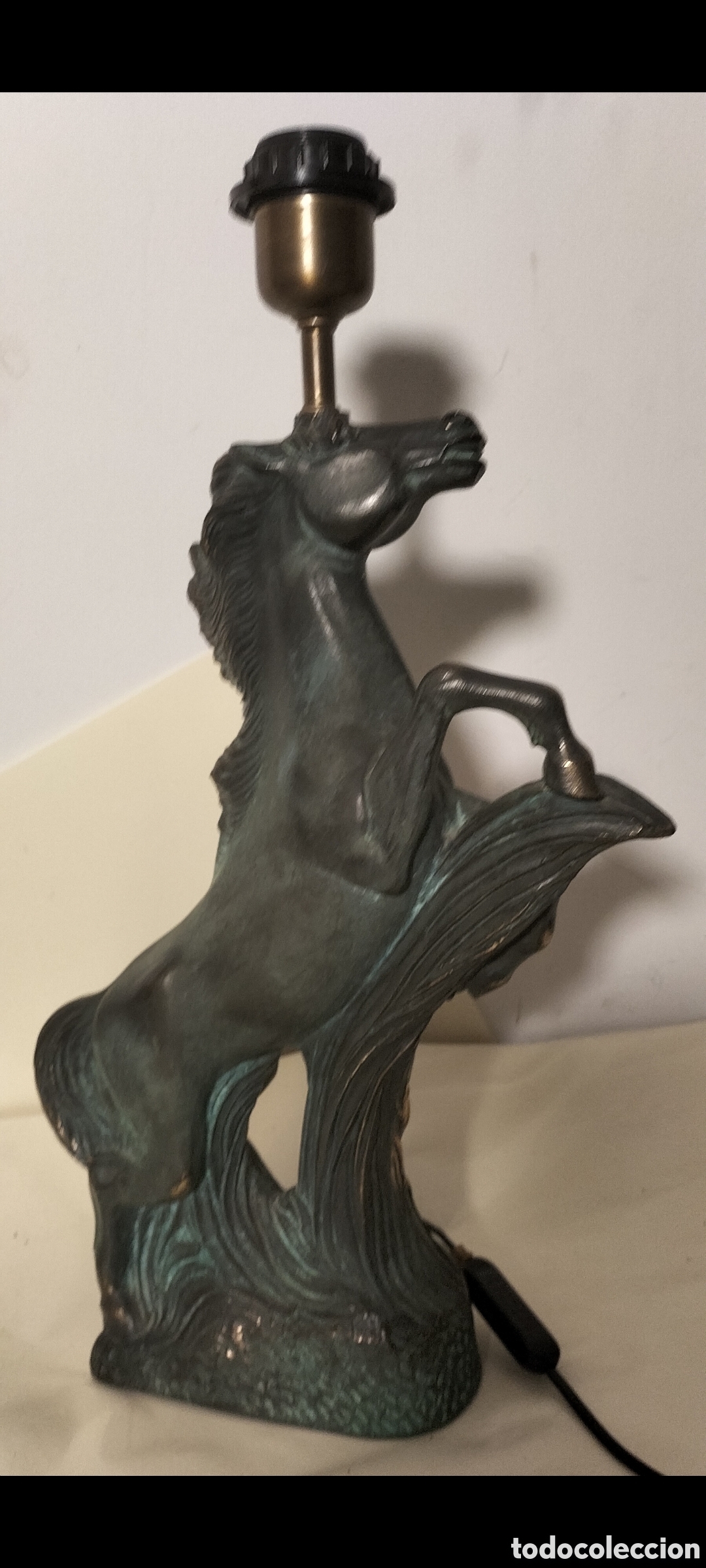 Antig&uuml;edades: Lampara Caballo de bronce.
