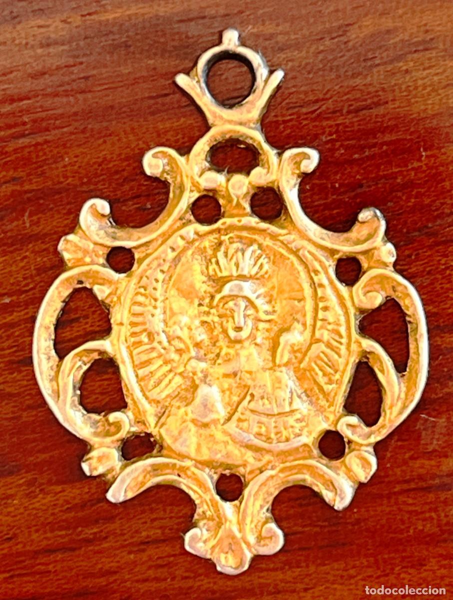 Antig&uuml;edades: ANTIGUA MEDALLA DE PLATA DE LA VIRGEN DE LA VEGA, SIGLO XVIII, MIDE 3,2 X 2,3 CMS. APROXIMADAMENTE,