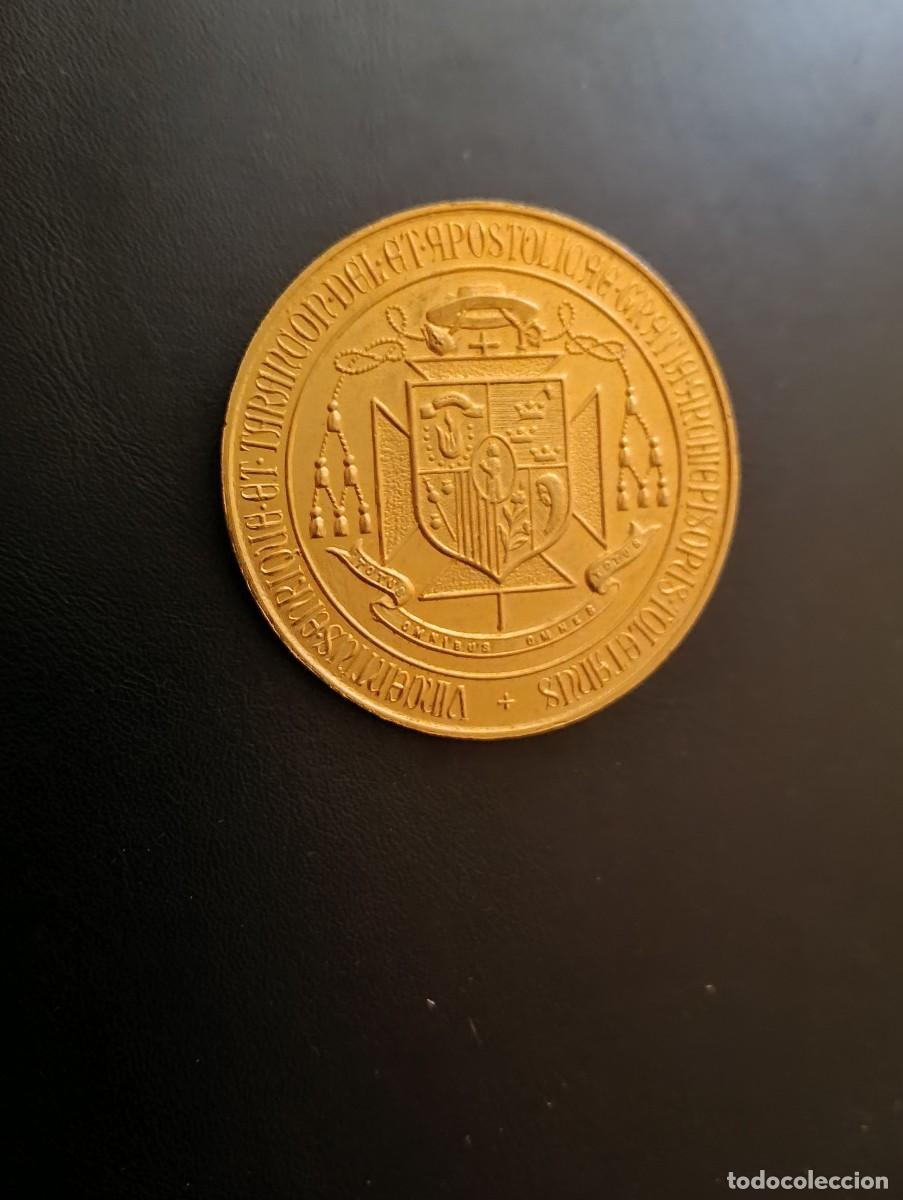 Antig&uuml;edades: MEDALLA BROCHE VICENTE ENRIQUE Y TARANCON - ARZOBISPADO DE TOLEDO POR LA GRACIA APOSTOLICA DE DIOS