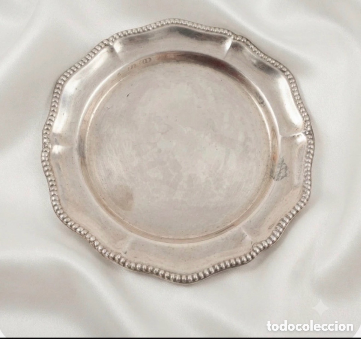 Antig&uuml;edades: Bandejita peque&ntilde;a no es plata