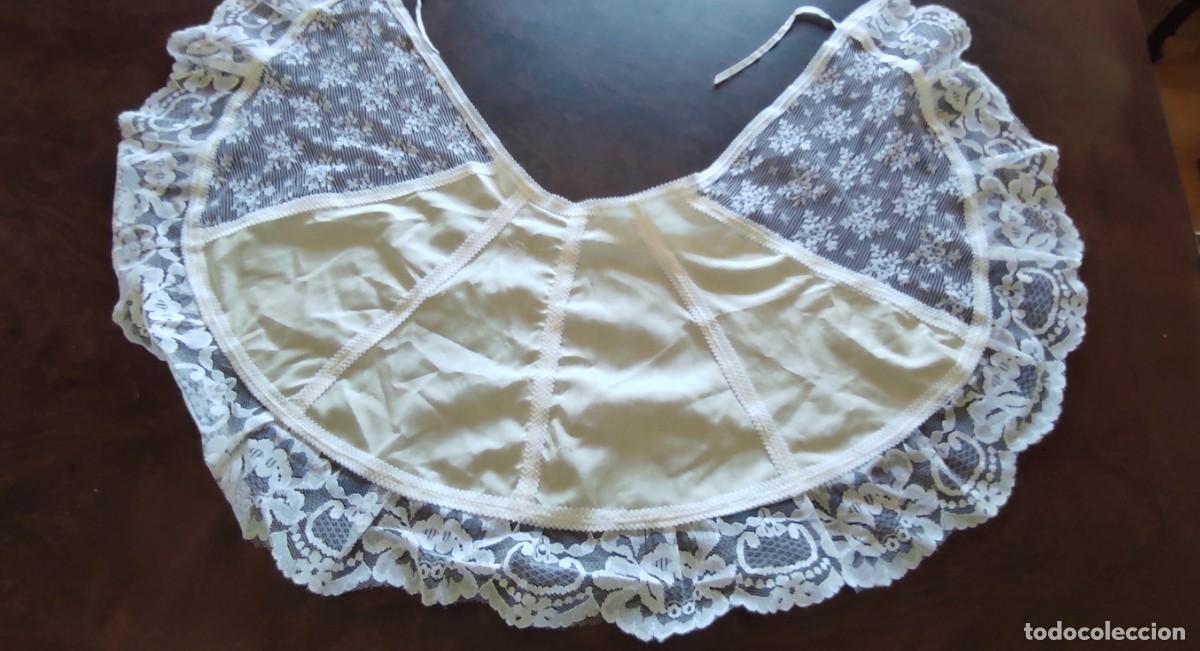Antig&uuml;edades: DELANTAL VINTAGE DE ENCAJE Y RASO: MANDIL ELEGANTE / TRAJE REGIONAL / NOVIA.