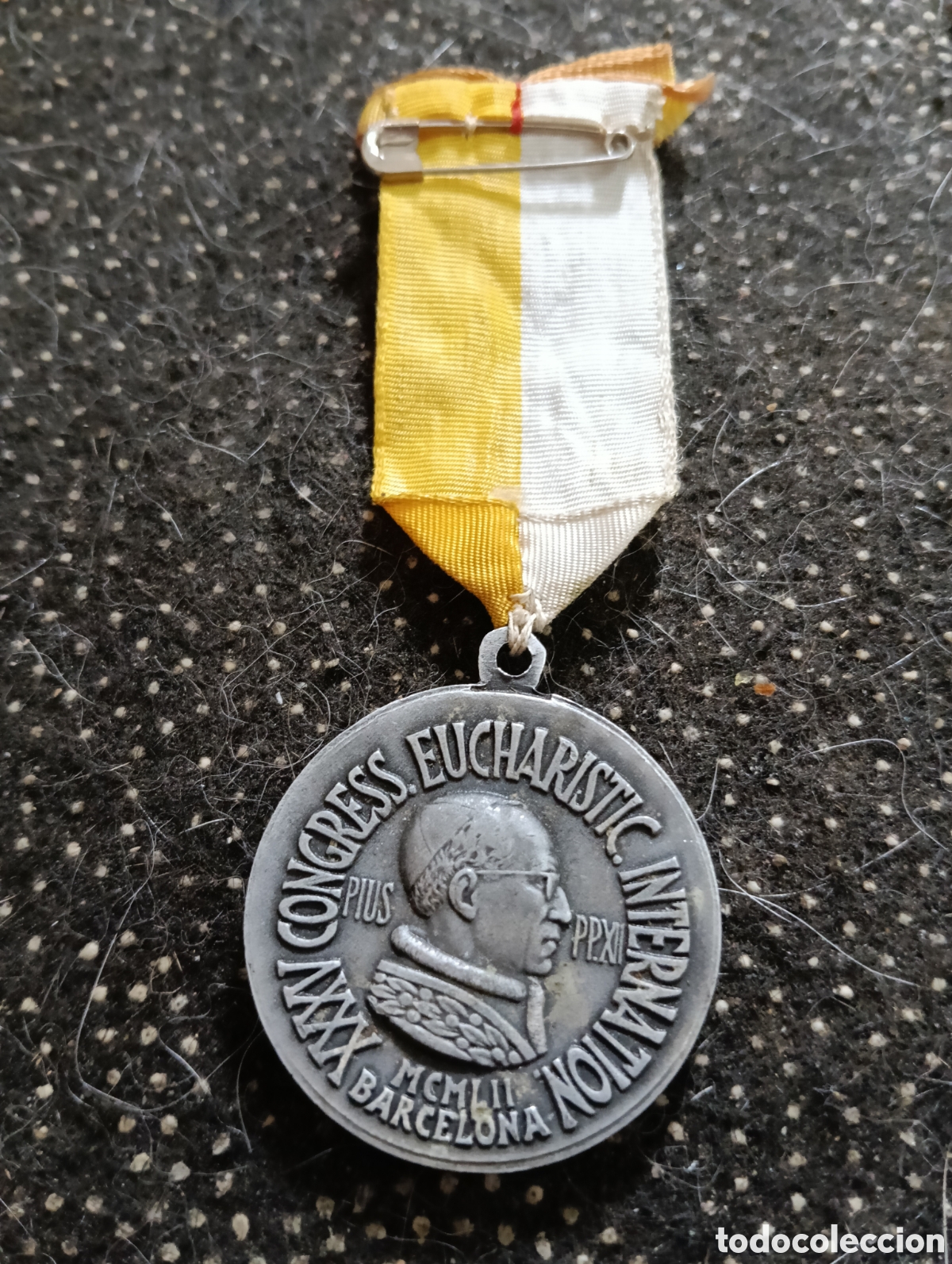 Antig&uuml;edades: 35 Congreso eucaristico internacional, Barcelona 1952, medalla de aluminio. Mide 3,5 cm de di&aacute;metro