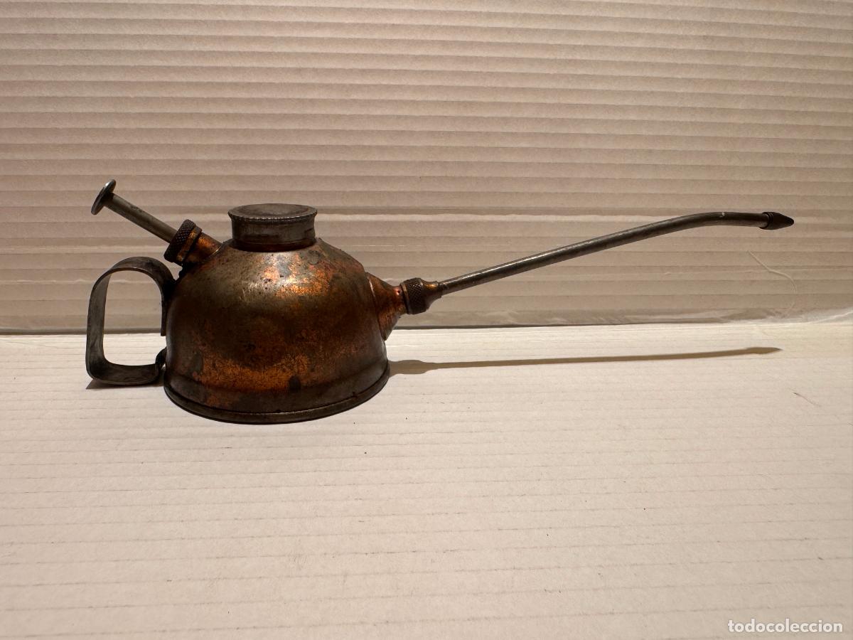 Antig&uuml;edades: ANTIGUA ACEITERA a&ntilde;os 70
