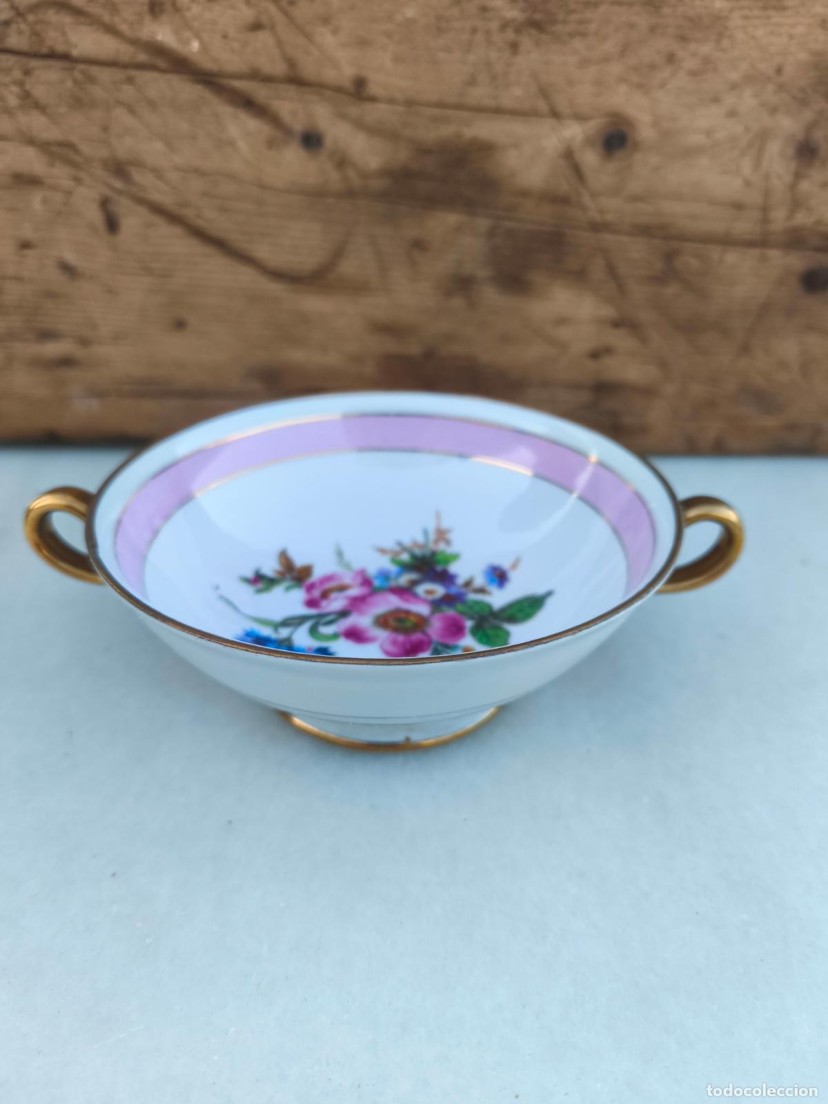 Antig&uuml;edades: Cuenco de consom&eacute; de porcelana Limoges. - Foto 2