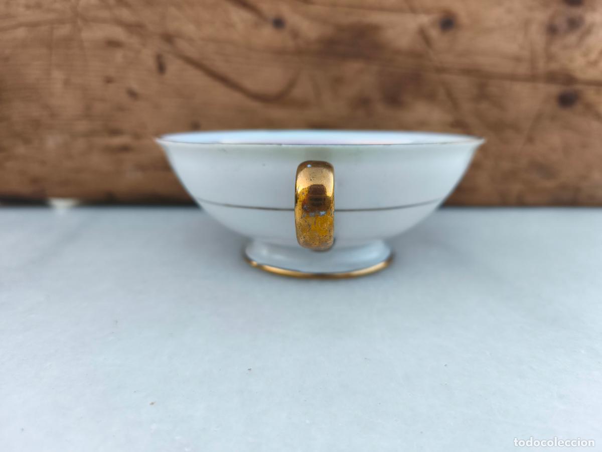 Antig&uuml;edades: Cuenco de consom&eacute; de porcelana Limoges. - Foto 3