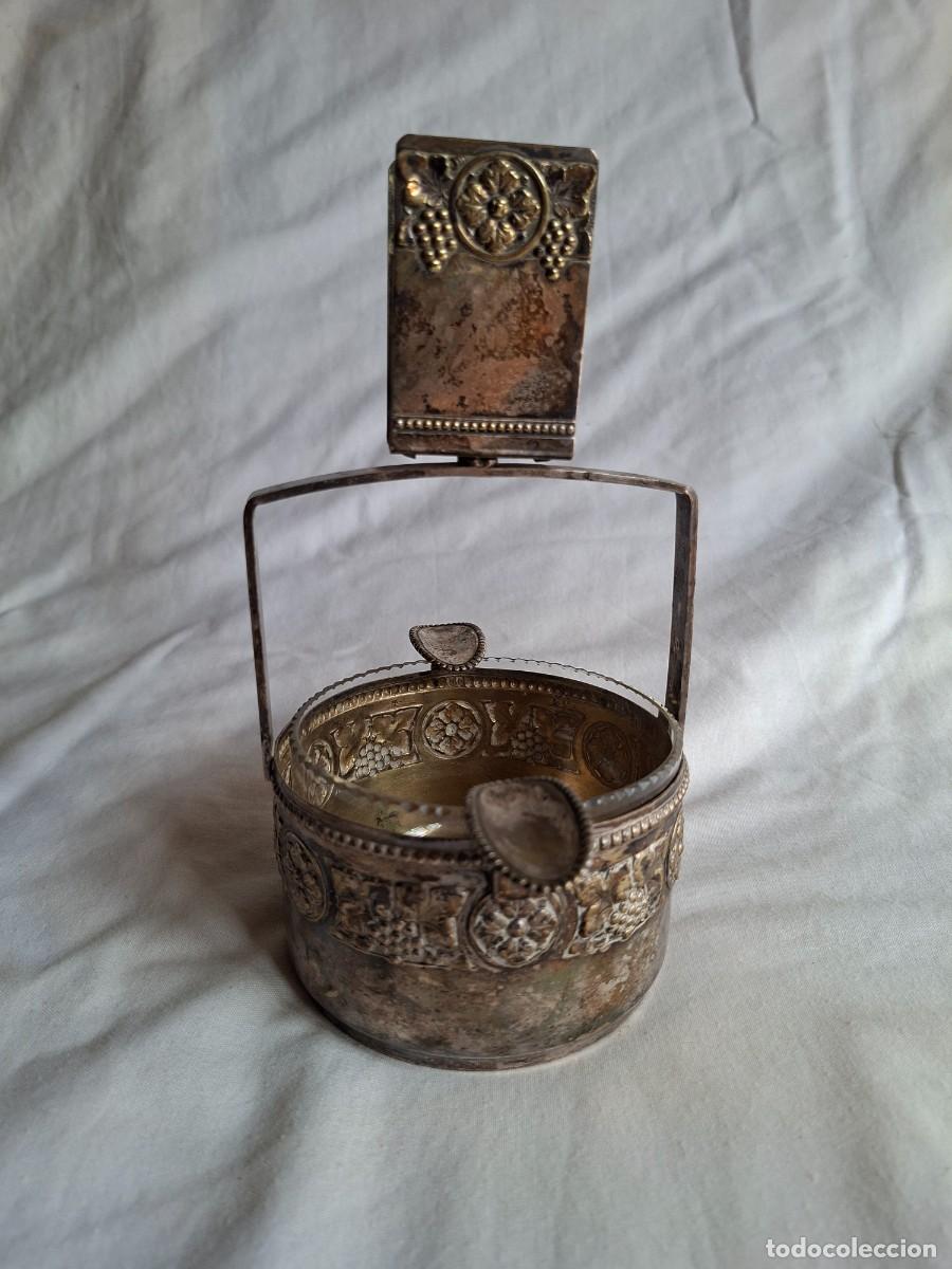 Antig&uuml;edades: Cenicero de mesa con portacerillas, estilo Art Nouveau plateado.