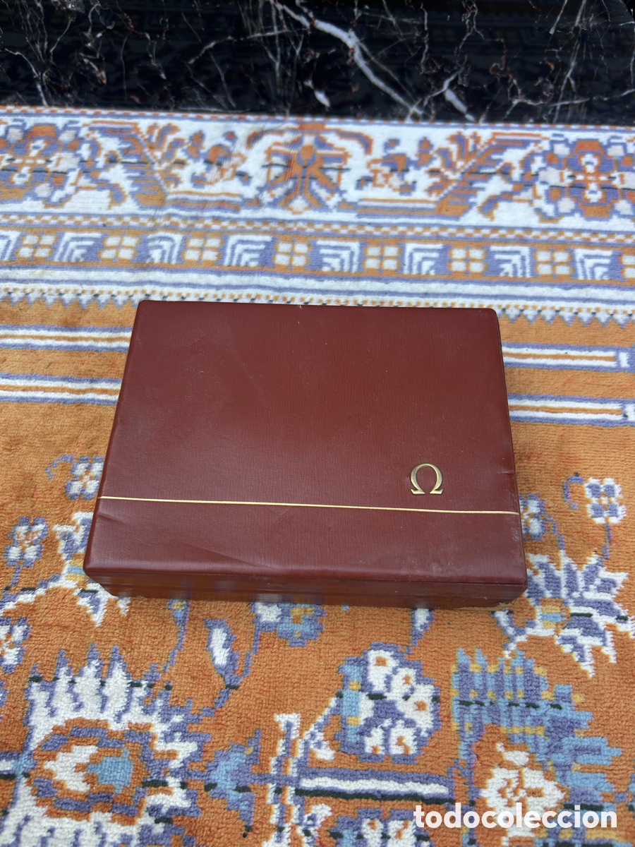 Antig&uuml;edades: caja de reloj vintage de la marca Omega