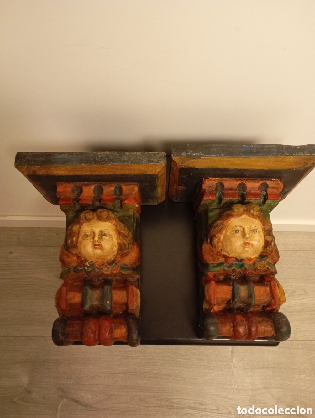 Antig&uuml;edades: Pareja de M&eacute;nsulas policromadas - Foto 2