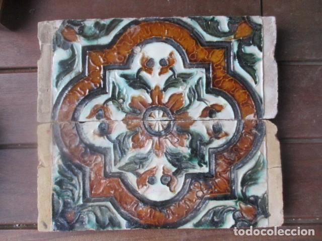 Antig&uuml;edades: Pareja de azulejos del Siglo XVI
