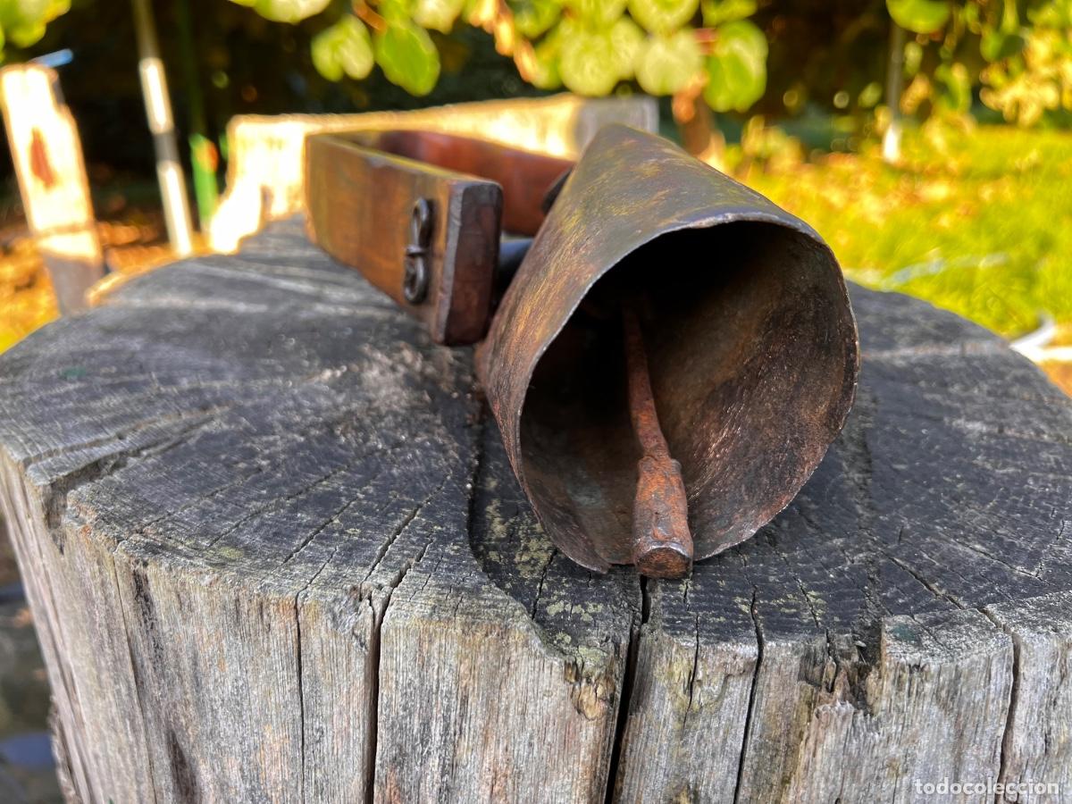 Antig&uuml;edades: Cencerro para macho cabr&iacute;o 36 cm - Foto 9