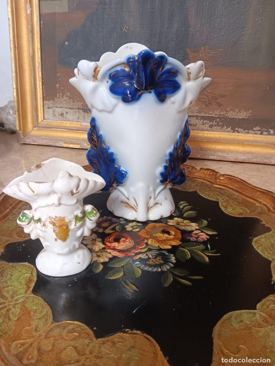 Antig&uuml;edades: jarr&oacute;n antiguo de porcelana de estilo Isabelino o Viejo Par&iacute;s (frecuentemente denominado tambi&eacute;n &rdquo;va
