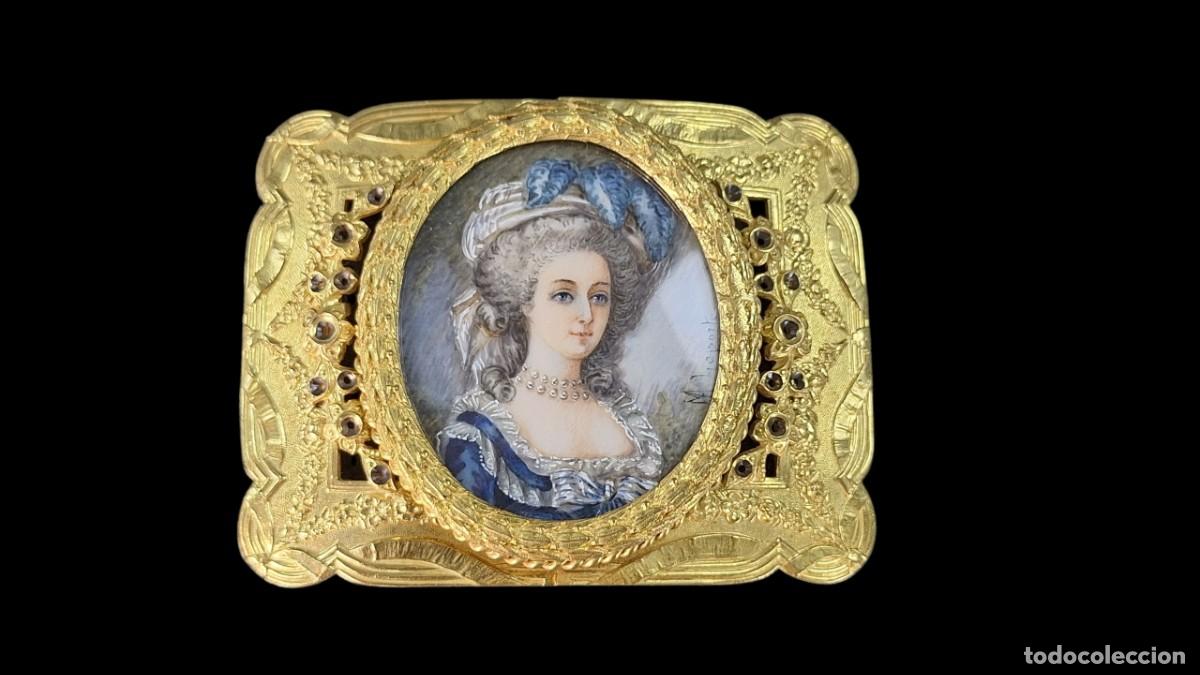 Antig&uuml;edades: Miniatura firmada. Gouache. Hebilla bronce. &Eacute;poca Napole&oacute;n III. Francia. Siglo XIX. 6,2 x 8,2 cm.